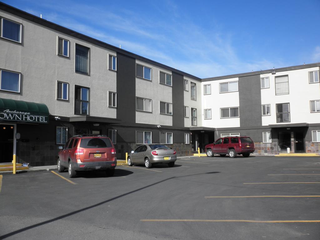 Anchorage Uptown Suites Exterior photo